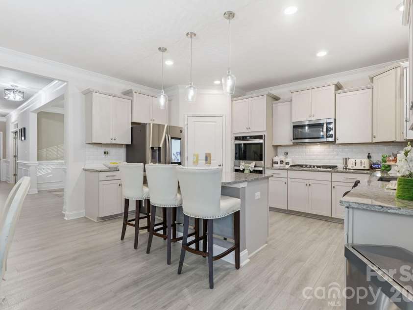108 Northstone Road, Mooresville, NC 28115.  MLS# CAR4382217, YatesRealty ID 34959. Stainless Appliances