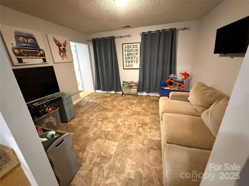 5307 Grenelefe Village Road, Charlotte, NC 28269.  MLS# CAR4295324, YatesRealty ID 34959. 