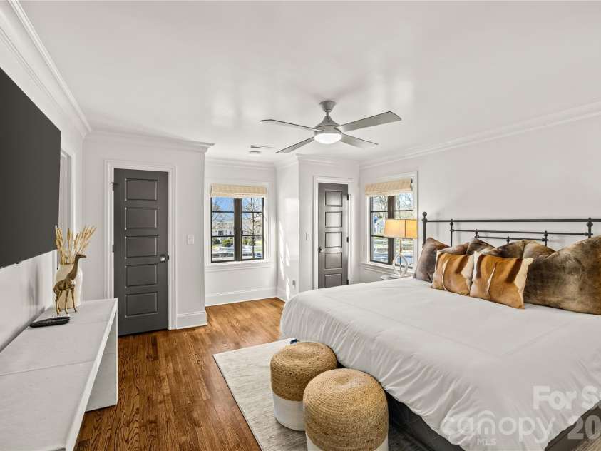 1935 Queens Road, Charlotte, NC 28207.  MLS# CAR4337895, YatesRealty ID 3496. 