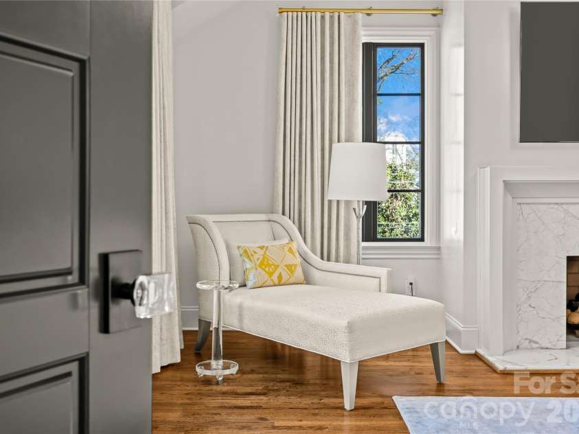 1935 Queens Road, Charlotte, NC 28207.  MLS# CAR4337895, YatesRealty ID 3496. 