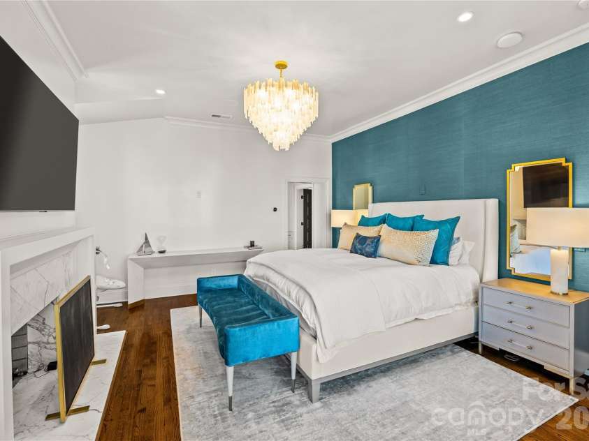 1935 Queens Road, Charlotte, NC 28207.  MLS# CAR4337895, YatesRealty ID 3496. 