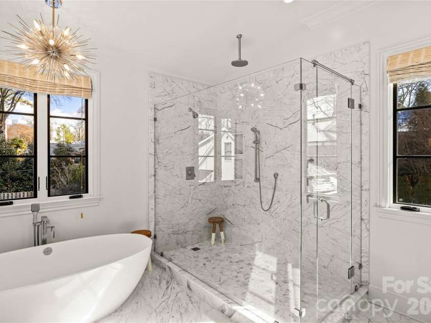 1935 Queens Road, Charlotte, NC 28207.  MLS# CAR4337895, YatesRealty ID 3496. 