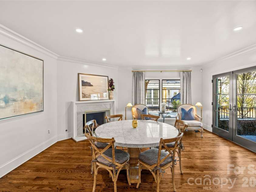 1935 Queens Road, Charlotte, NC 28207.  MLS# CAR4337895, YatesRealty ID 3496. 