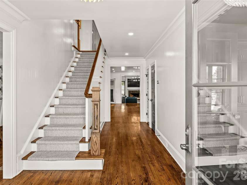 1935 Queens Road, Charlotte, NC 28207.  MLS# CAR4337895, YatesRealty ID 3496. 