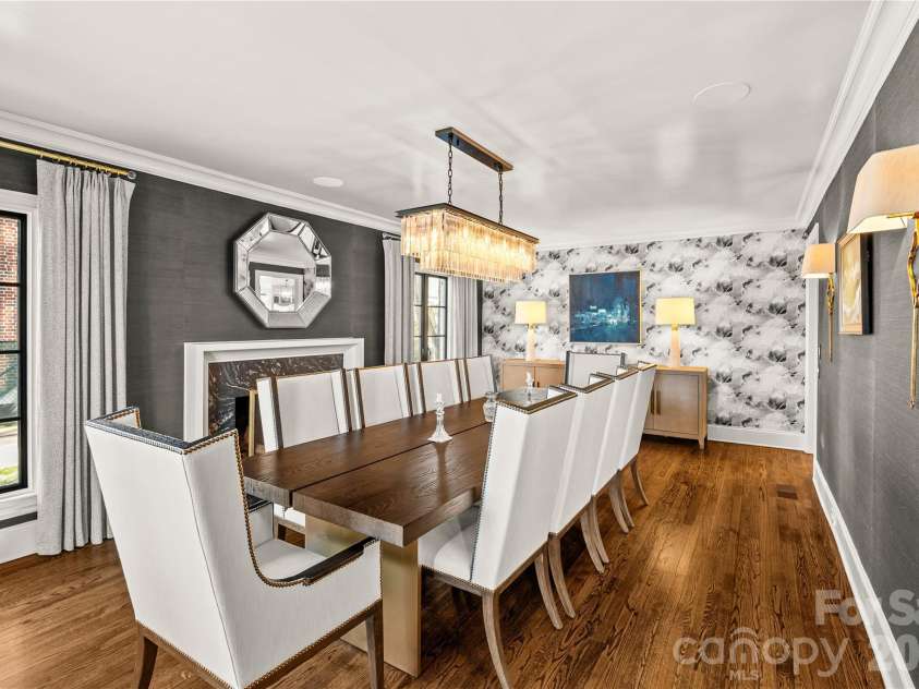 1935 Queens Road, Charlotte, NC 28207.  MLS# CAR4337895, YatesRealty ID 3496. 