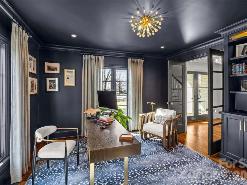 1935 Queens Road, Charlotte, NC 28207.  MLS# CAR4337895, YatesRealty ID 3496. 