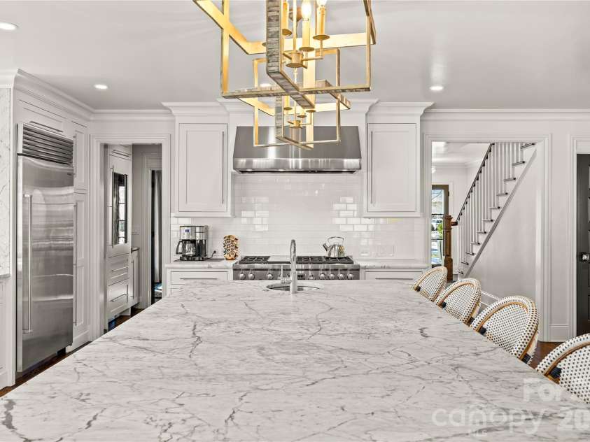 1935 Queens Road, Charlotte, NC 28207.  MLS# CAR4337895, YatesRealty ID 3496. 