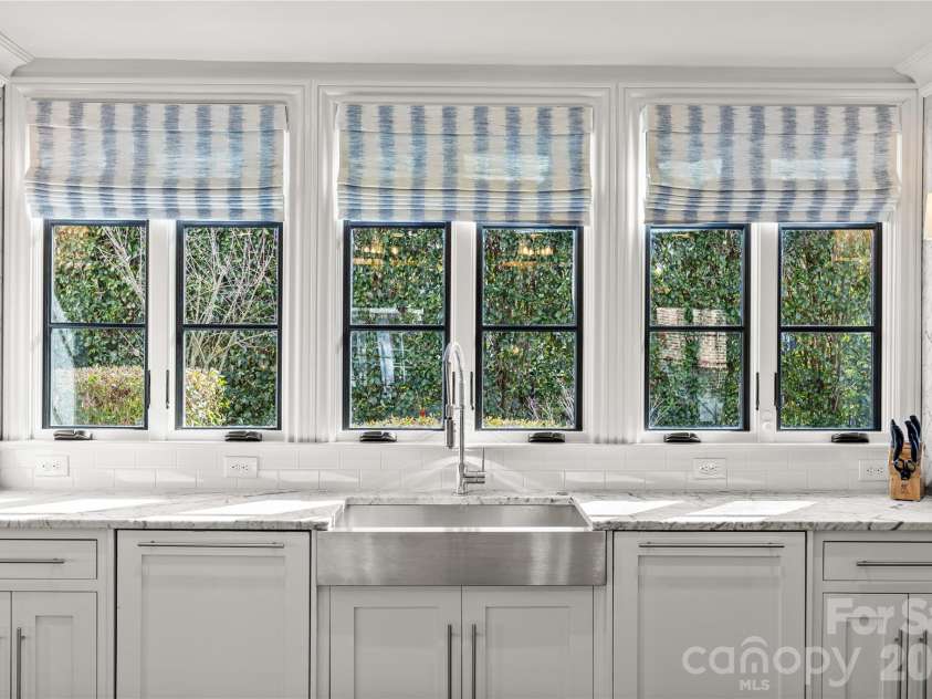 1935 Queens Road, Charlotte, NC 28207.  MLS# CAR4337895, YatesRealty ID 3496. 