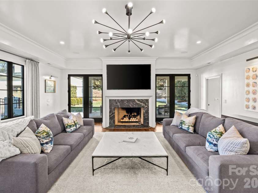 1935 Queens Road, Charlotte, NC 28207.  MLS# CAR4337895, YatesRealty ID 3496. 