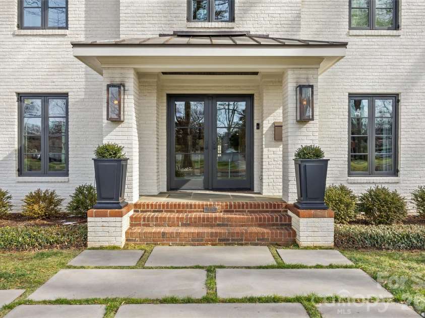 1935 Queens Road, Charlotte, NC 28207.  MLS# CAR4337895, YatesRealty ID 3496. 