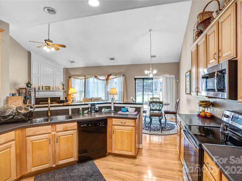 2014 Arbor Crest Court, Charlotte, NC 28262.  MLS# CAR4238335, YatesRealty ID 3496. 