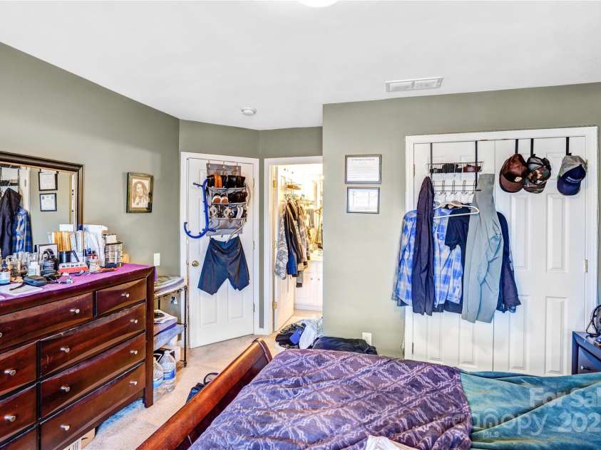 2014 Arbor Crest Court, Charlotte, NC 28262.  MLS# CAR4238335, YatesRealty ID 3496. 