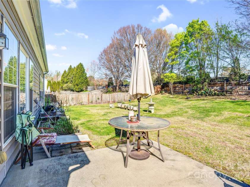 2014 Arbor Crest Court, Charlotte, NC 28262.  MLS# CAR4238335, YatesRealty ID 3496. 