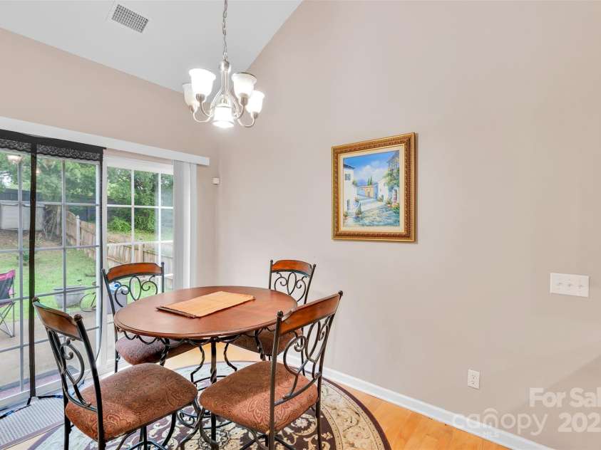 2014 Arbor Crest Court, Charlotte, NC 28262.  MLS# CAR4289262, YatesRealty ID 3496. Breakfast Nook