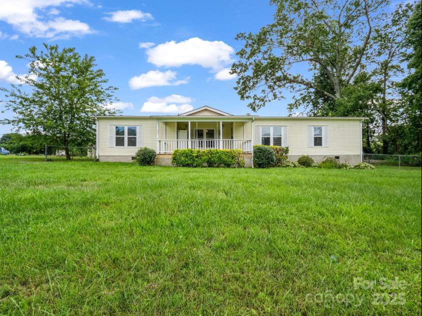 355 Staton Road, Flat Rock, NC 28731.  MLS# CAR4282043, YatesRealty ID 34960. 