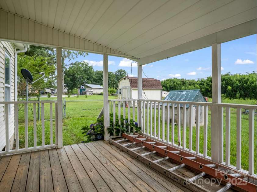 355 Staton Road, Flat Rock, NC 28731.  MLS# CAR4282043, YatesRealty ID 34960. 