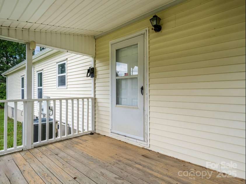 355 Staton Road, Flat Rock, NC 28731.  MLS# CAR4282043, YatesRealty ID 34960. 
