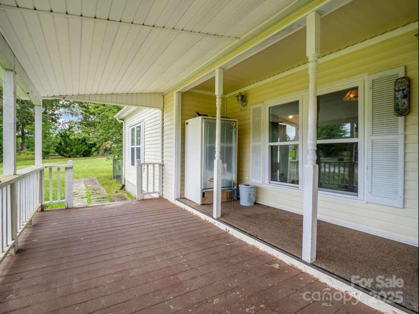 355 Staton Road, Flat Rock, NC 28731.  MLS# CAR4282043, YatesRealty ID 34960. 