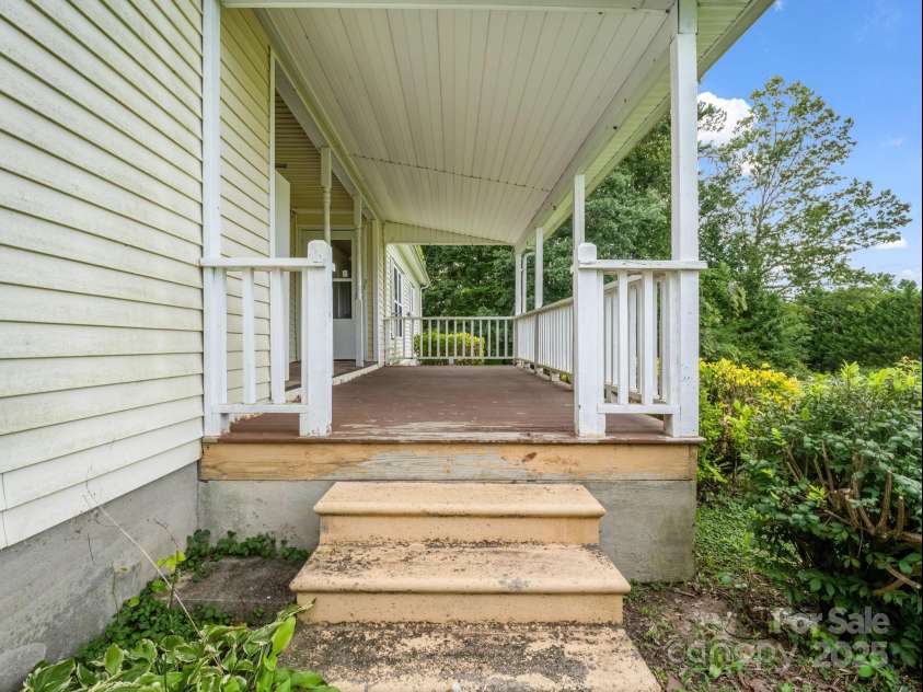 355 Staton Road, Flat Rock, NC 28731.  MLS# CAR4282043, YatesRealty ID 34960. 