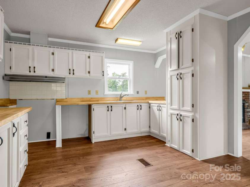 355 Staton Road, Flat Rock, NC 28731.  MLS# CAR4282043, YatesRealty ID 34960. 
