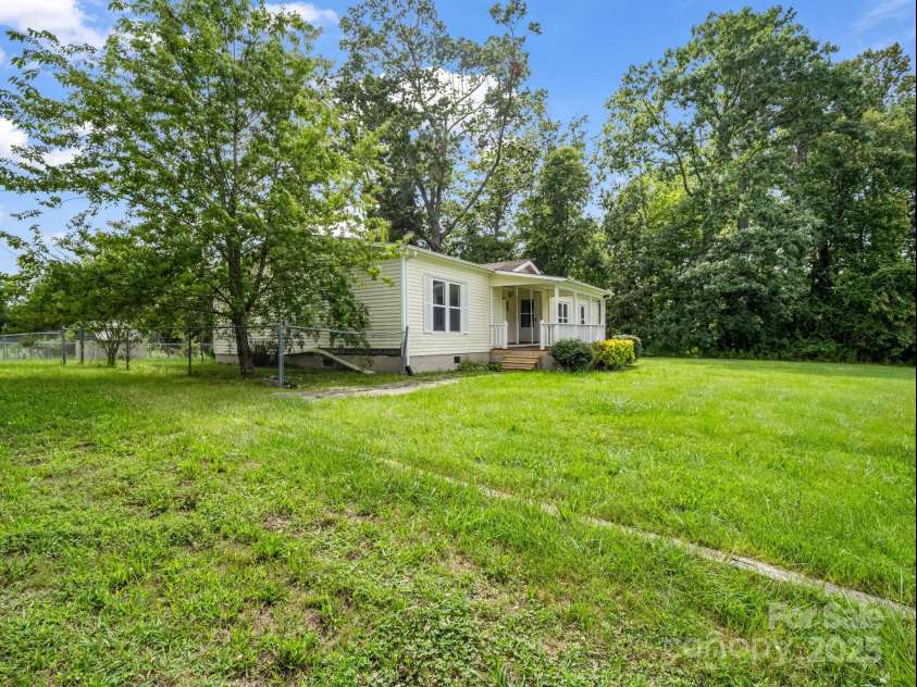 355 Staton Road, Flat Rock, NC 28731.  MLS# CAR4282043, YatesRealty ID 34960. 