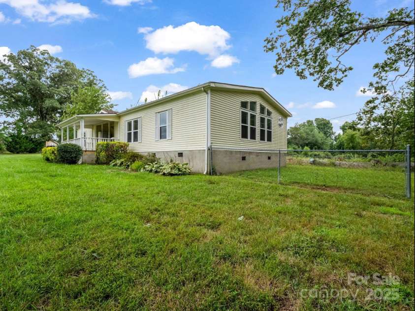 355 Staton Road, Flat Rock, NC 28731.  MLS# CAR4282043, YatesRealty ID 34960. 