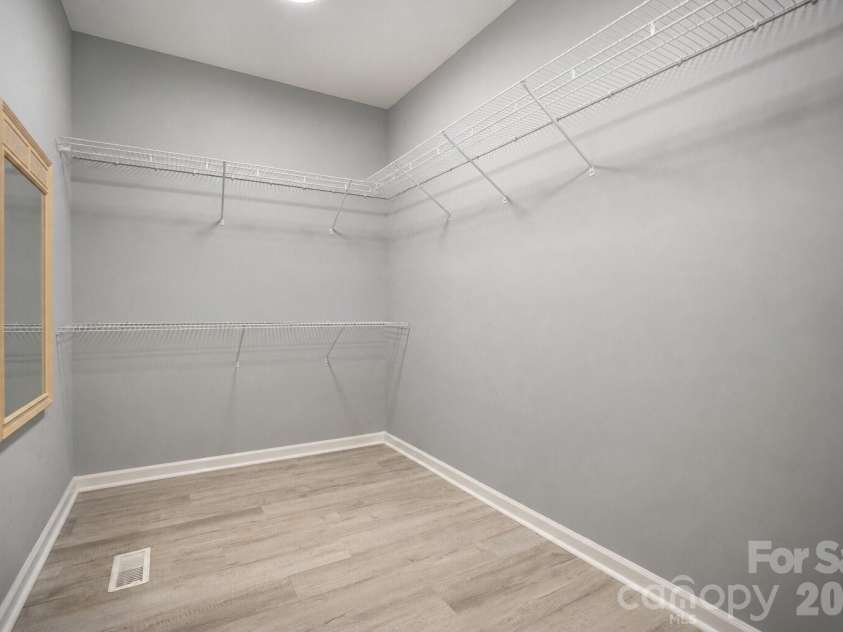 544 30th Avenue, Hickory, NC 28601.  MLS# CAR4397229, YatesRealty ID 34961. 