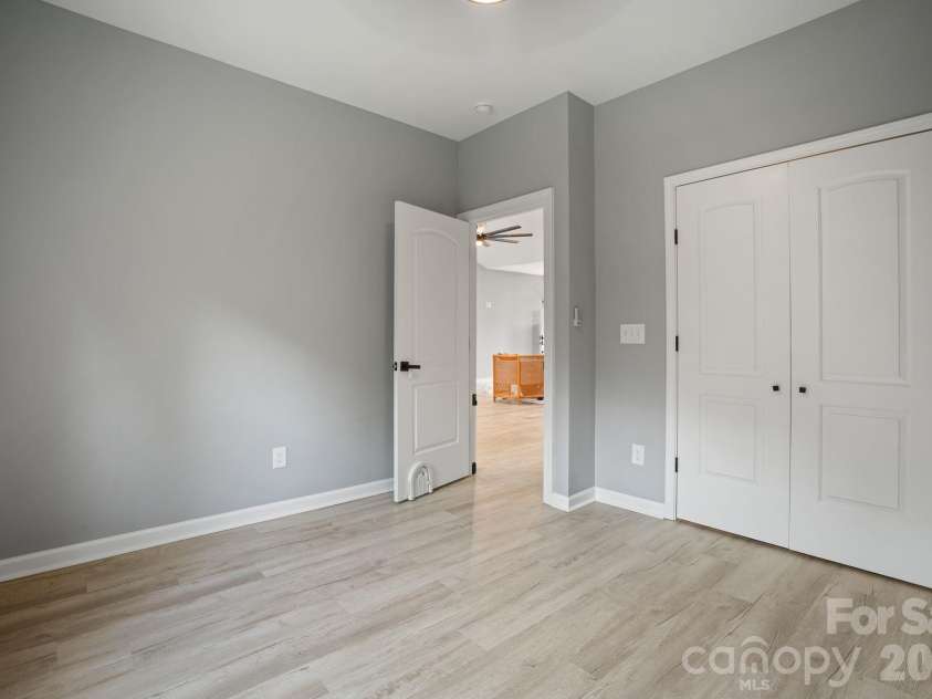 544 30th Avenue, Hickory, NC 28601.  MLS# CAR4397229, YatesRealty ID 34961. 