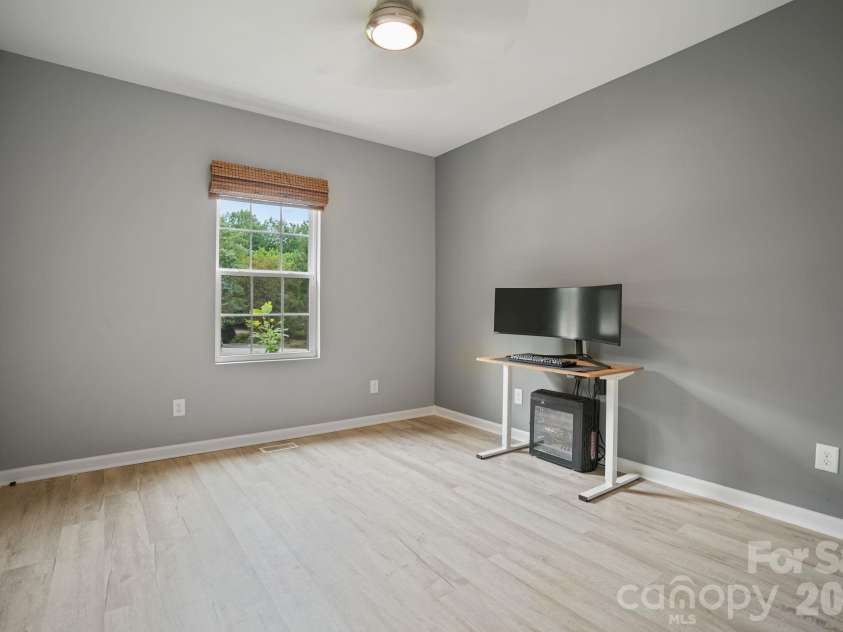 544 30th Avenue, Hickory, NC 28601.  MLS# CAR4397229, YatesRealty ID 34961. 