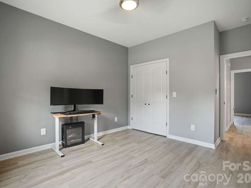 544 30th Avenue, Hickory, NC 28601.  MLS# CAR4397229, YatesRealty ID 34961. 