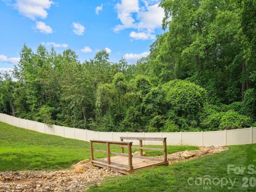 544 30th Avenue, Hickory, NC 28601.  MLS# CAR4397229, YatesRealty ID 34961. 