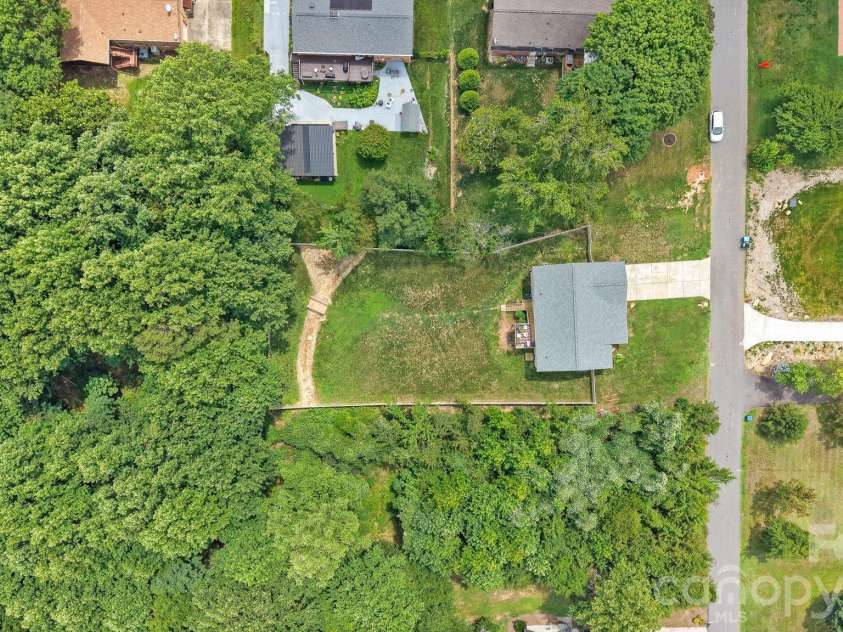 544 30th Avenue, Hickory, NC 28601.  MLS# CAR4397229, YatesRealty ID 34961. 