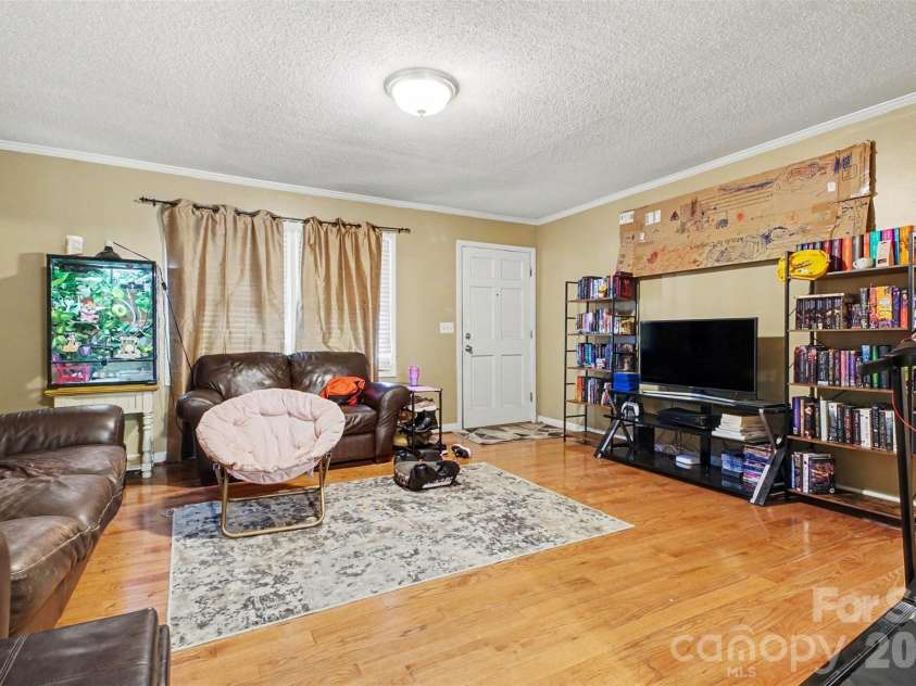 124 Riley Road, Dallas, NC 28034.  MLS# CAR4391450, YatesRealty ID 34962. 