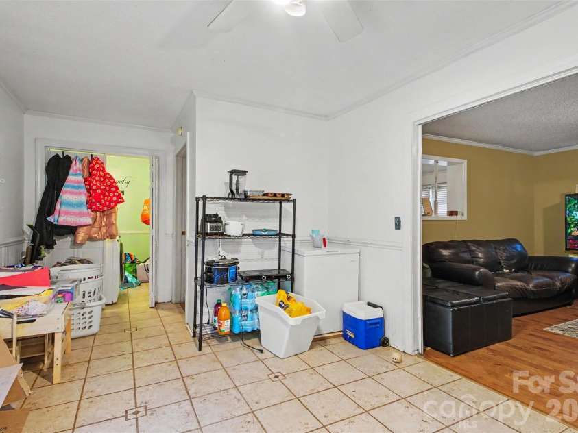 124 Riley Road, Dallas, NC 28034.  MLS# CAR4391450, YatesRealty ID 34962. 