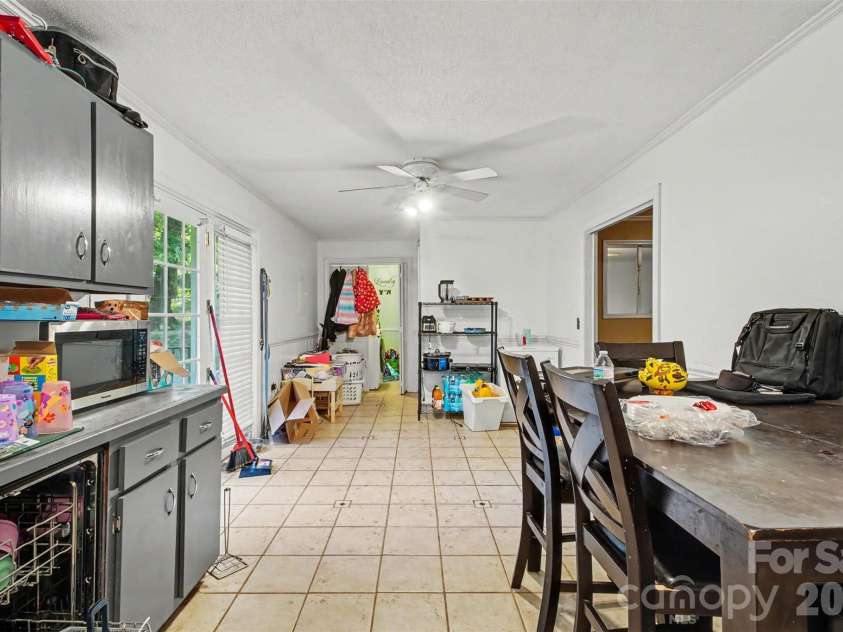 124 Riley Road, Dallas, NC 28034.  MLS# CAR4391450, YatesRealty ID 34962. 