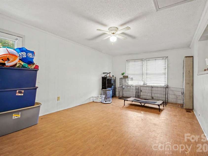 124 Riley Road, Dallas, NC 28034.  MLS# CAR4391450, YatesRealty ID 34962. 