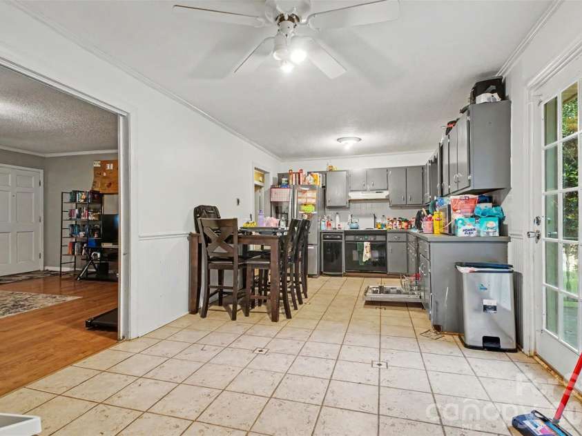 124 Riley Road, Dallas, NC 28034.  MLS# CAR4391450, YatesRealty ID 34962. 