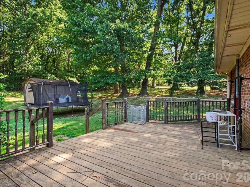 124 Riley Road, Dallas, NC 28034.  MLS# CAR4391450, YatesRealty ID 34962. 