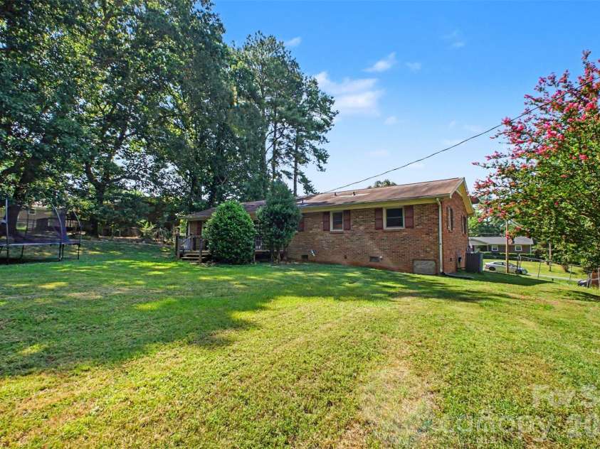 124 Riley Road, Dallas, NC 28034.  MLS# CAR4391450, YatesRealty ID 34962. 