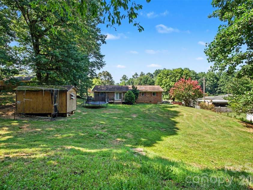 124 Riley Road, Dallas, NC 28034.  MLS# CAR4391450, YatesRealty ID 34962. 
