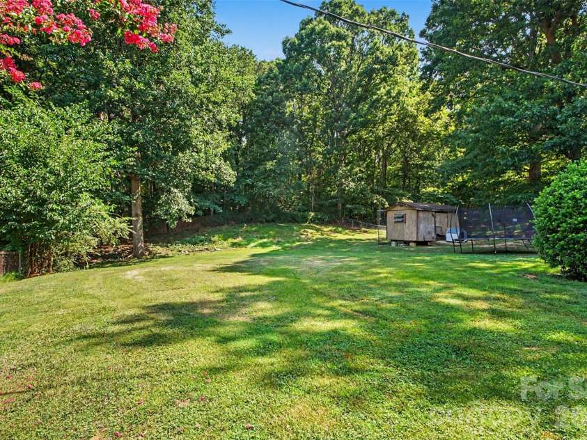 124 Riley Road, Dallas, NC 28034.  MLS# CAR4391450, YatesRealty ID 34962. 