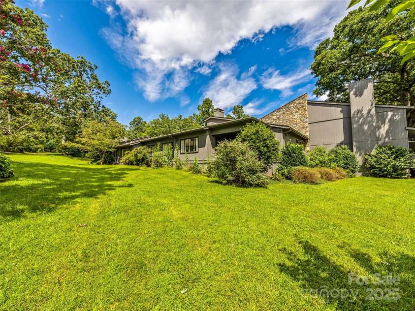 211 Crowfields Drive, Asheville, NC 28803.  MLS# CAR4297025, YatesRealty ID 34962. 