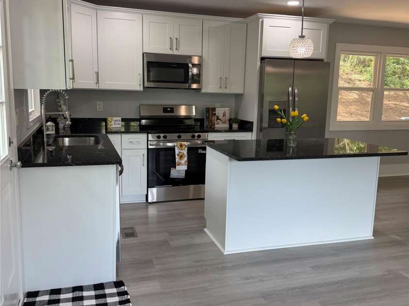 1812 Riveria Drive, Shelby, NC 28150.  MLS# CAR4399388, YatesRealty ID 34963. 