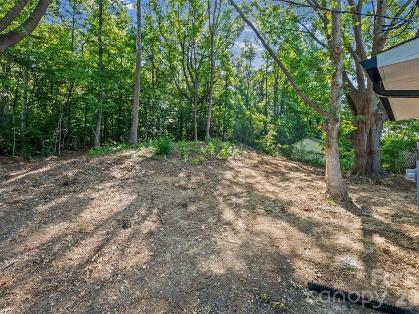 1812 Riveria Drive, Shelby, NC 28150.  MLS# CAR4399388, YatesRealty ID 34963. 