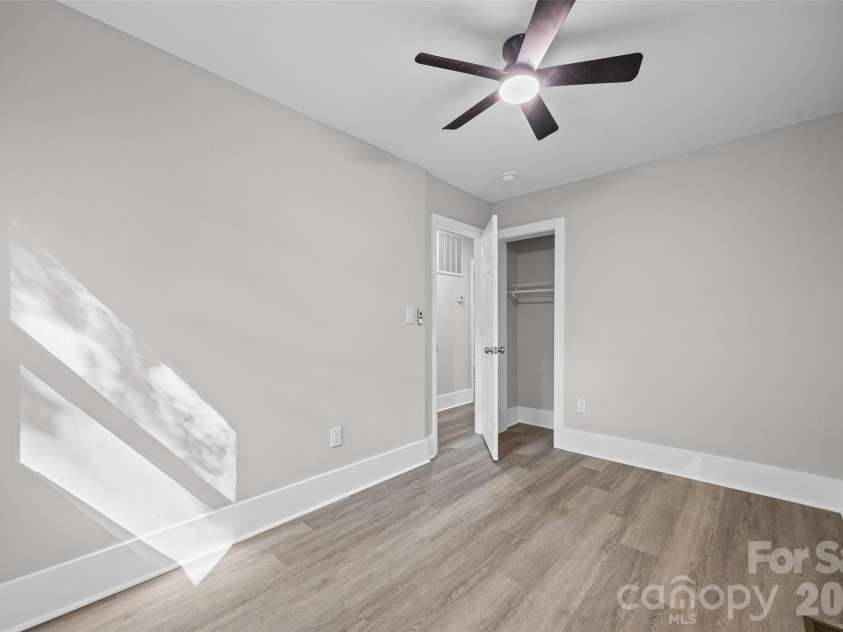 1812 Riveria Drive, Shelby, NC 28150.  MLS# CAR4399388, YatesRealty ID 34963. 