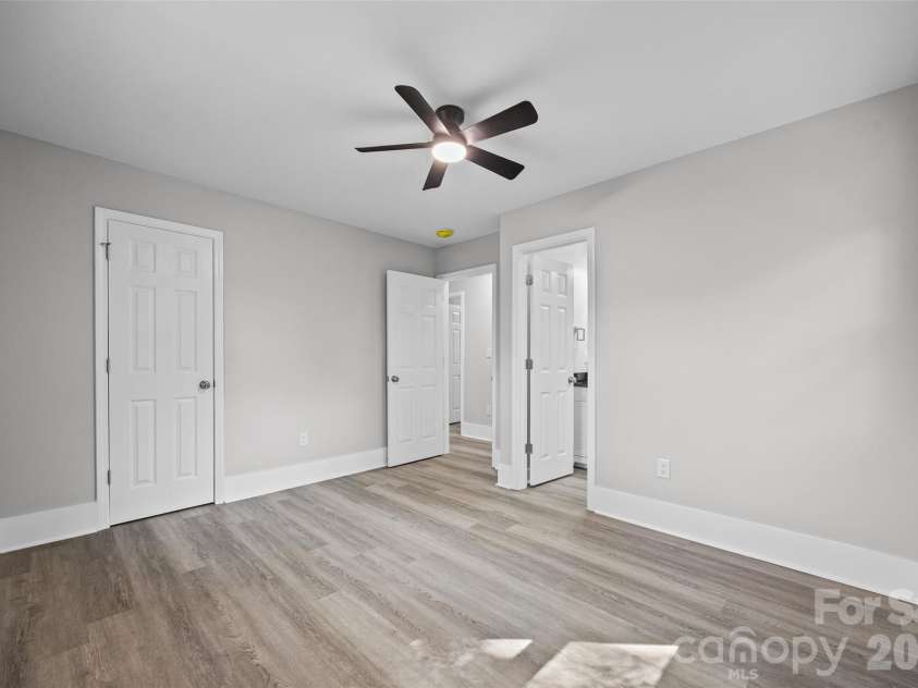 1812 Riveria Drive, Shelby, NC 28150.  MLS# CAR4399388, YatesRealty ID 34963. 