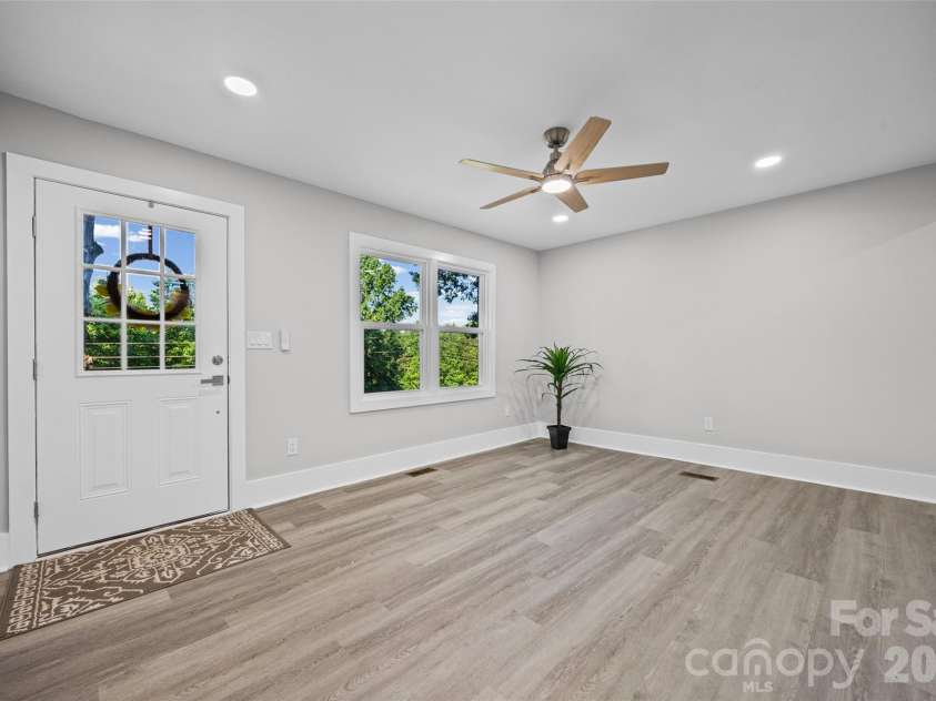 1812 Riveria Drive, Shelby, NC 28150.  MLS# CAR4399388, YatesRealty ID 34963. 