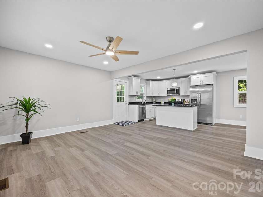 1812 Riveria Drive, Shelby, NC 28150.  MLS# CAR4399388, YatesRealty ID 34963. 