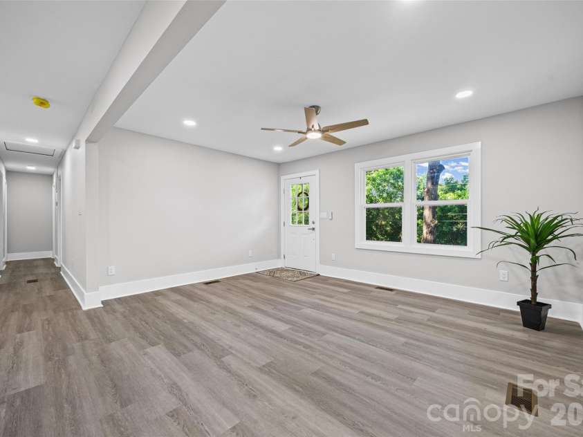 1812 Riveria Drive, Shelby, NC 28150.  MLS# CAR4399388, YatesRealty ID 34963. 