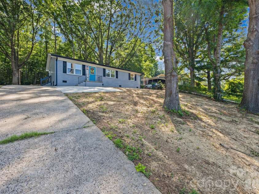 1812 Riveria Drive, Shelby, NC 28150.  MLS# CAR4399388, YatesRealty ID 34963. 